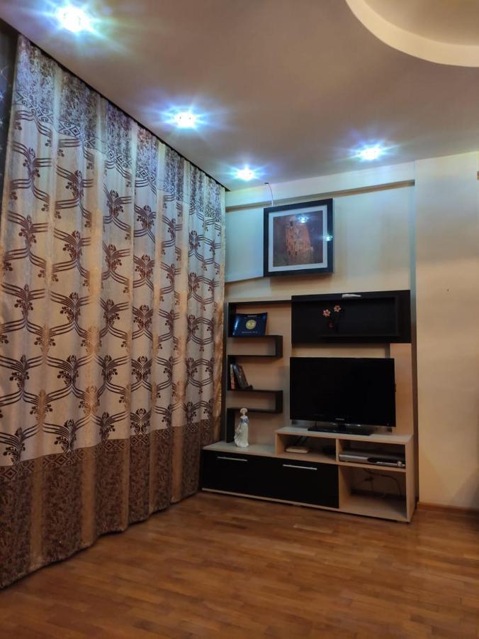 Apartment On Tole Bi *