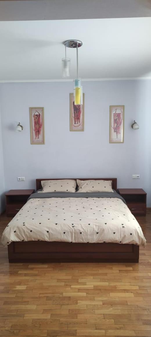 Apartment On Tole Bi *