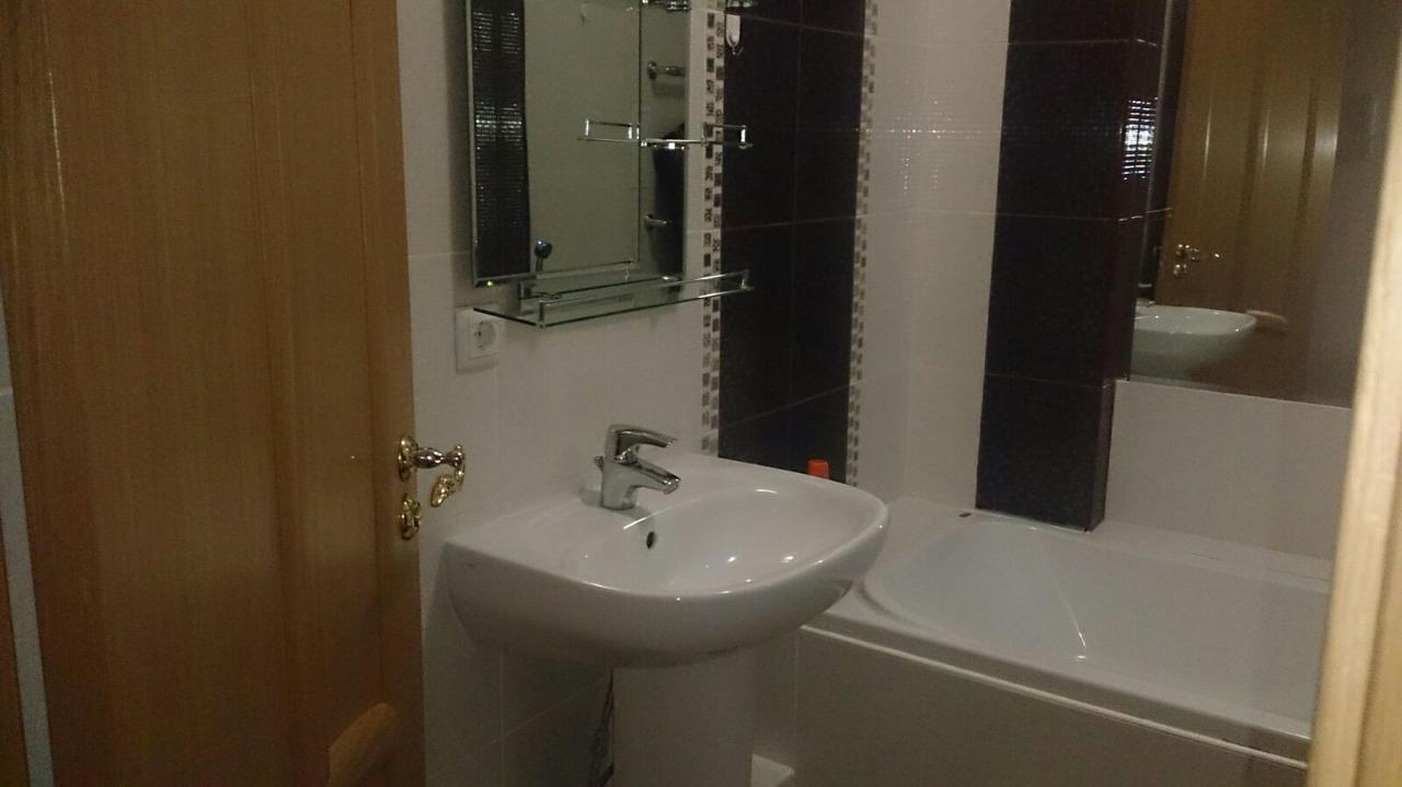Apartment On Tole Bi Almaty